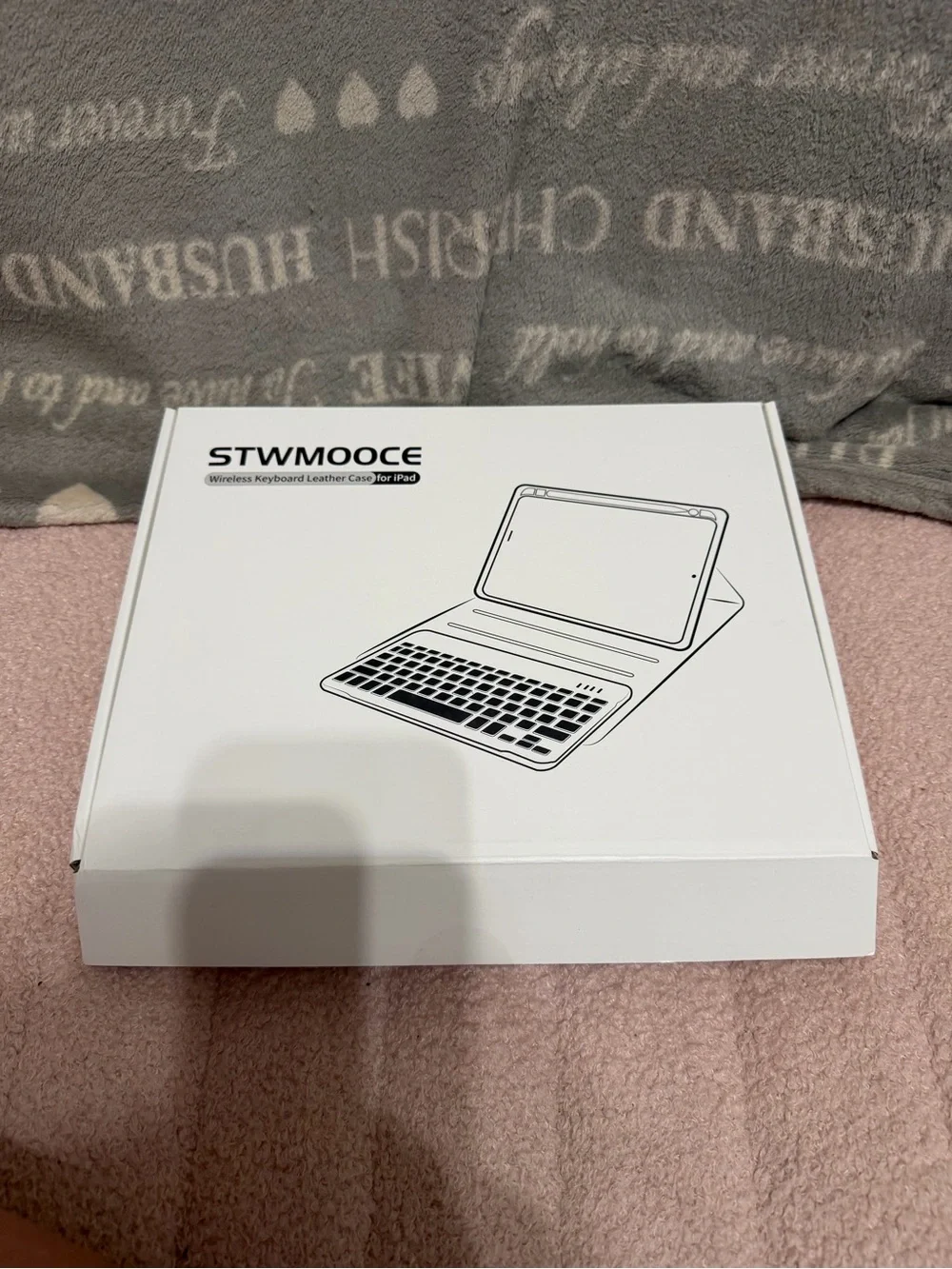 STWMOOCE Wireless Keyboard Leather Case for iPad - White Box